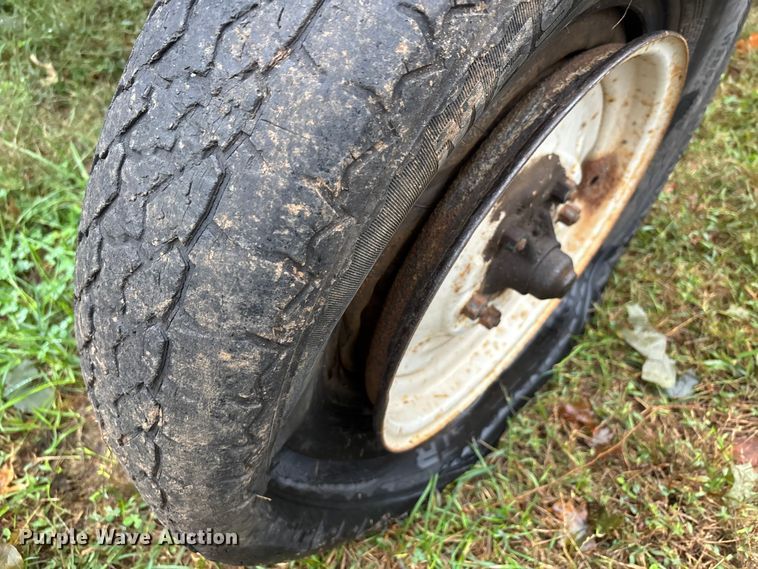 image for item DU1497 1967 Ford 3000 tractor