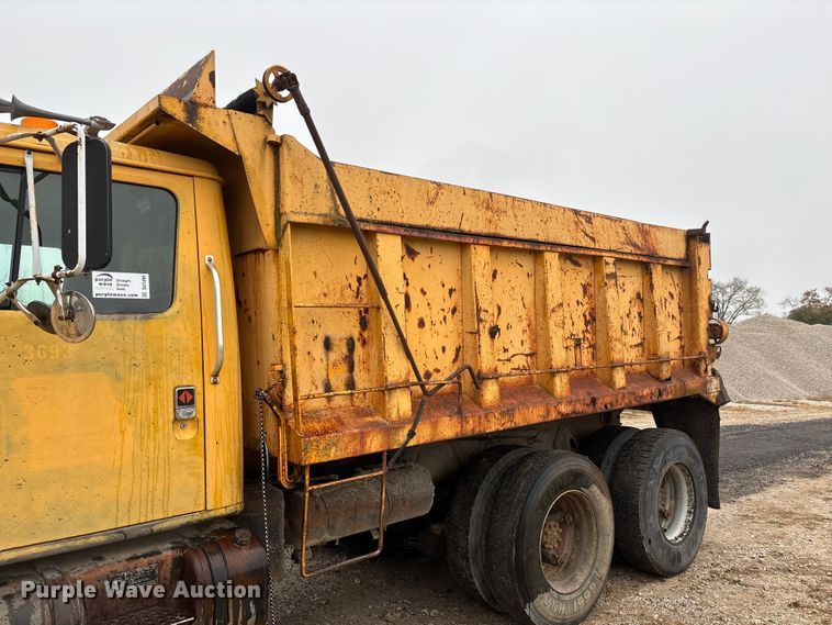 image for item DU1499 1988 International S1900 dump truck