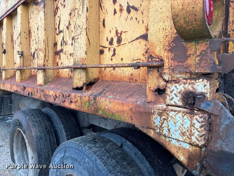 image for item DU1499 1988 International S1900 dump truck