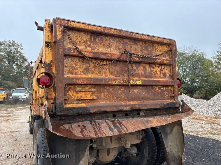 image for item DU1499 1988 International S1900 dump truck