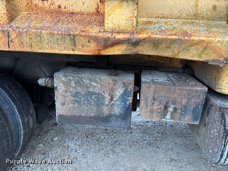 image for item DU1499 1988 International S1900 dump truck