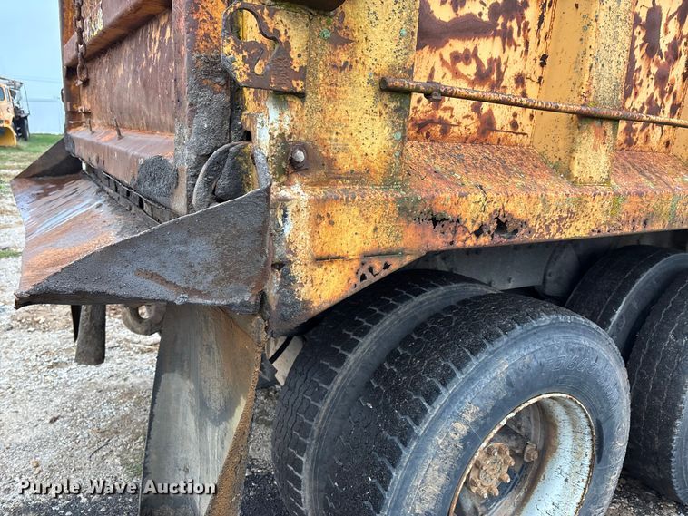 image for item DU1499 1988 International S1900 dump truck