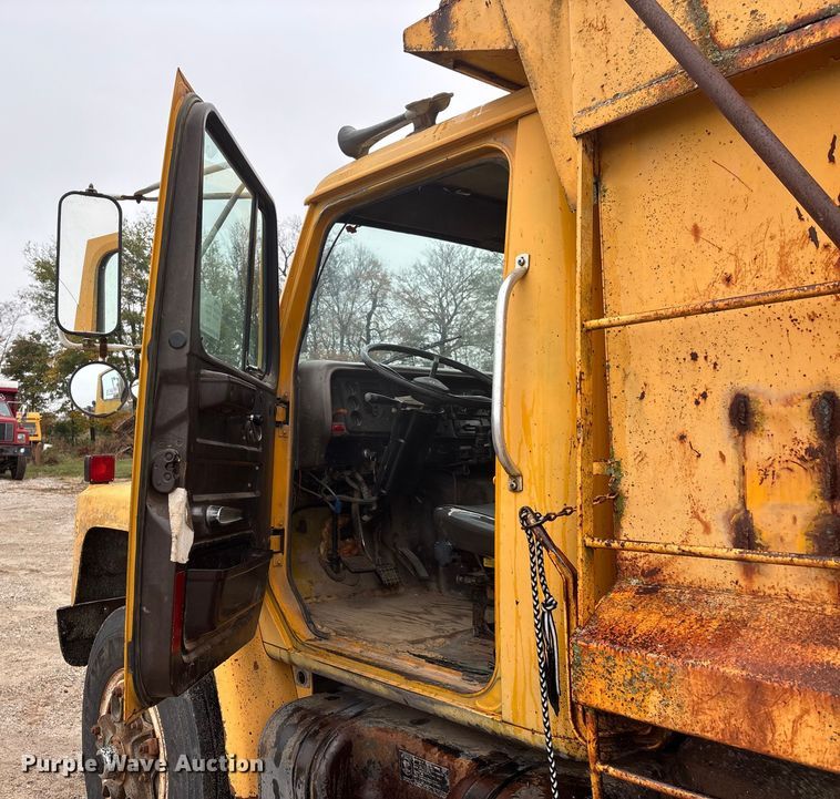 image for item DU1499 1988 International S1900 dump truck