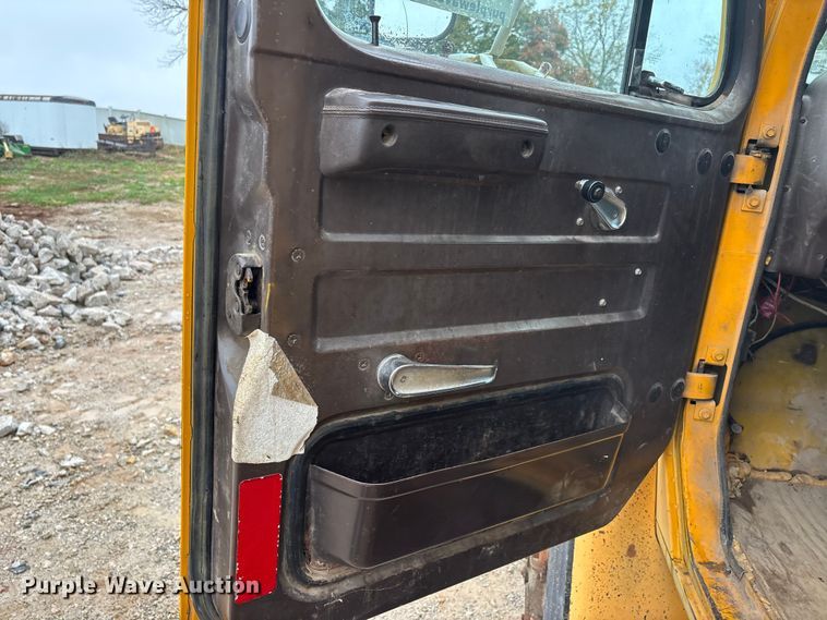 image for item DU1499 1988 International S1900 dump truck