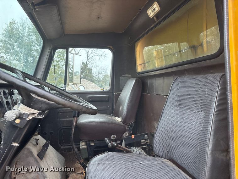 image for item DU1499 1988 International S1900 dump truck