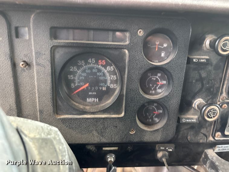 image for item DU1499 1988 International S1900 dump truck