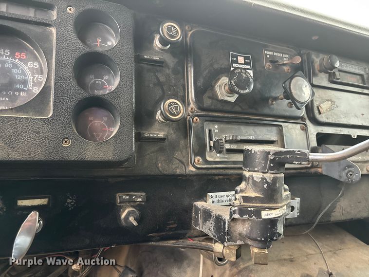 image for item DU1499 1988 International S1900 dump truck