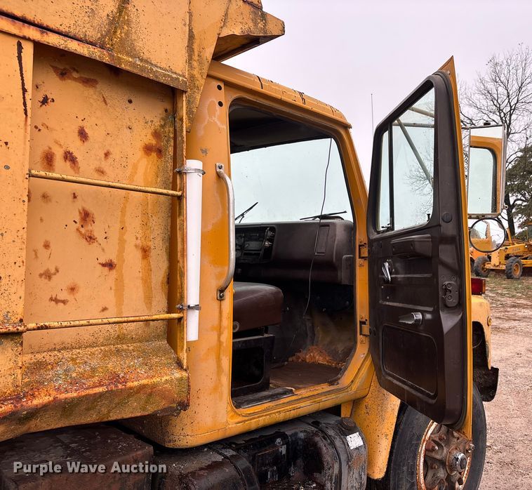 image for item DU1499 1988 International S1900 dump truck