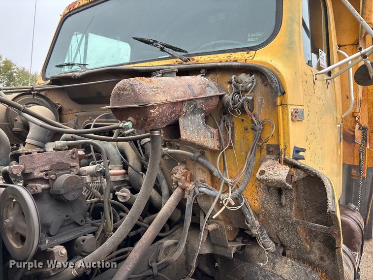 image for item DU1499 1988 International S1900 dump truck