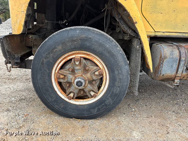 image for item DU1499 1988 International S1900 dump truck