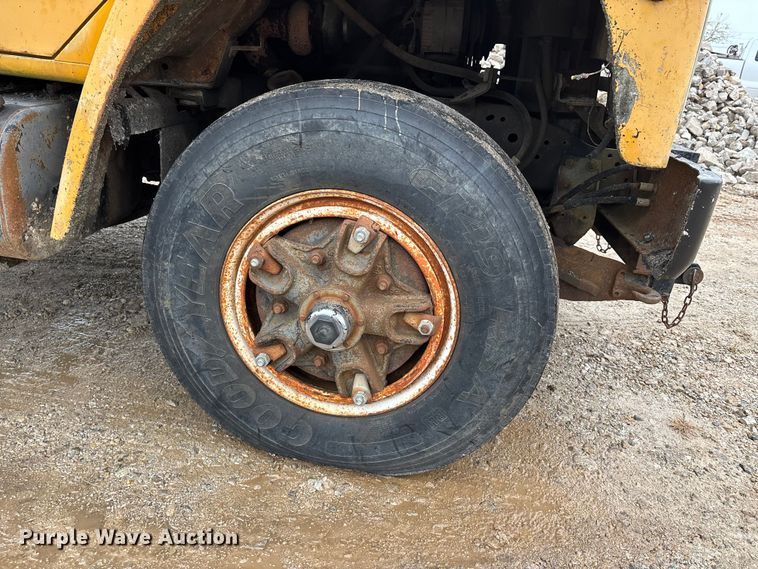 image for item DU1499 1988 International S1900 dump truck