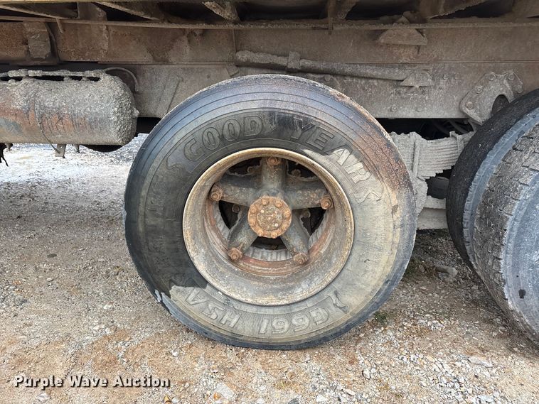 image for item DU1499 1988 International S1900 dump truck