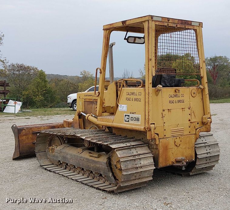 image for item DU3602 1983 Caterpillar D3B dozer