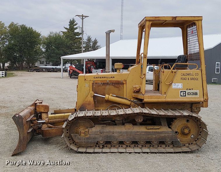 image for item DU3602 1983 Caterpillar D3B dozer