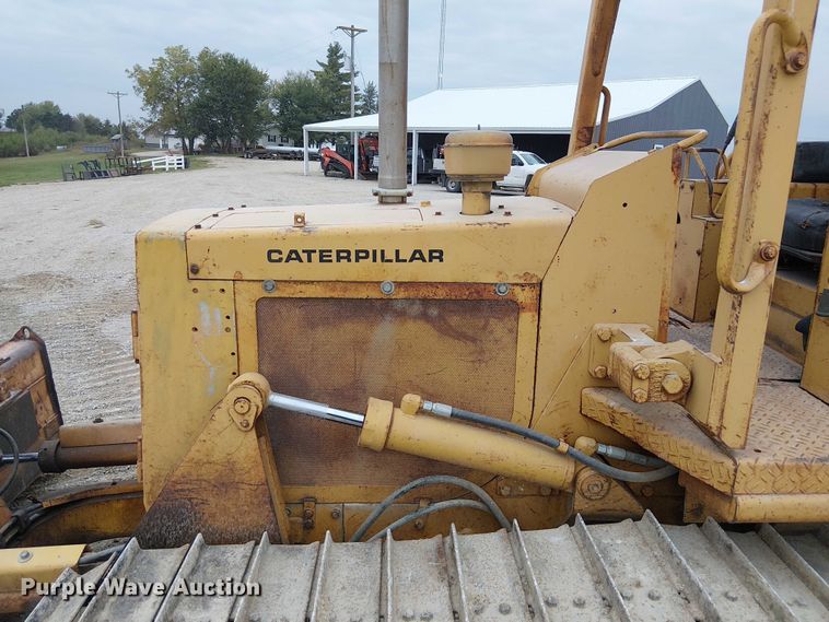 image for item DU3602 1983 Caterpillar D3B dozer