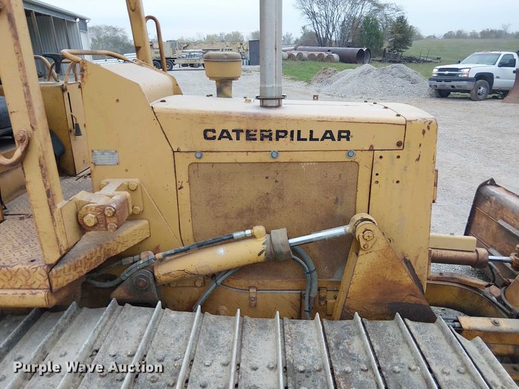 image for item DU3602 1983 Caterpillar D3B dozer