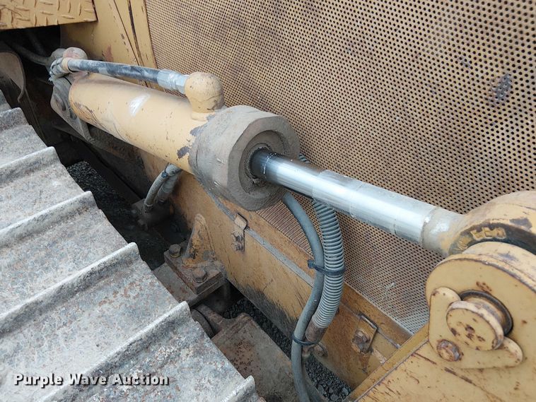 image for item DU3602 1983 Caterpillar D3B dozer