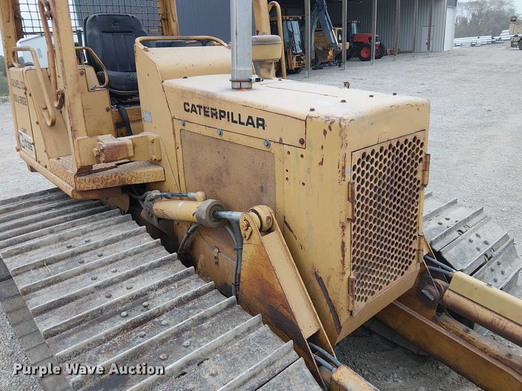 image for item DU3602 1983 Caterpillar D3B dozer
