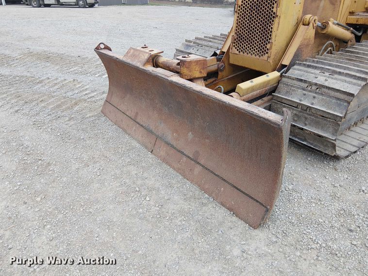 image for item DU3602 1983 Caterpillar D3B dozer