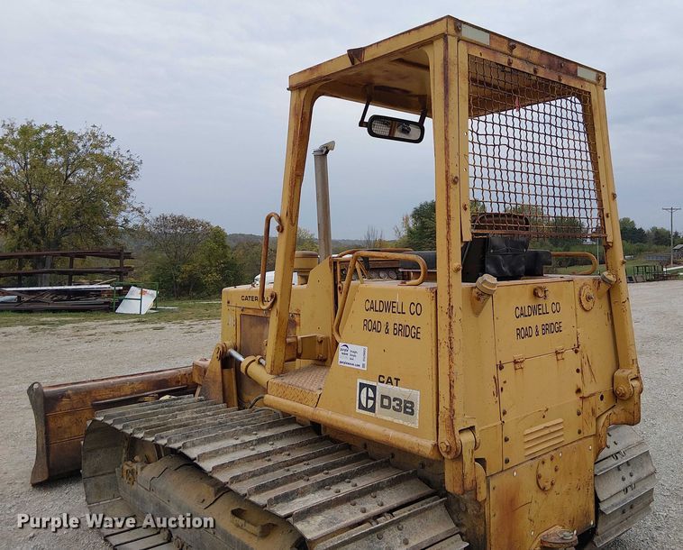 image for item DU3602 1983 Caterpillar D3B dozer