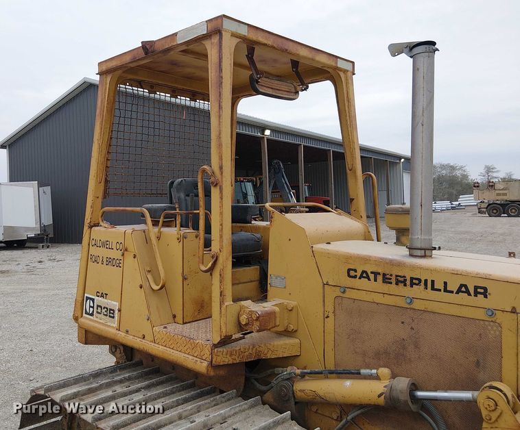 image for item DU3602 1983 Caterpillar D3B dozer