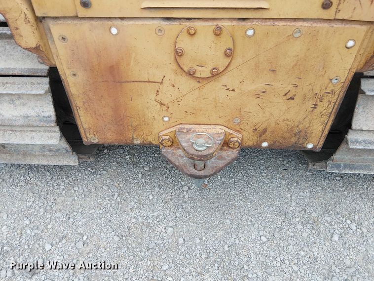 image for item DU3602 1983 Caterpillar D3B dozer