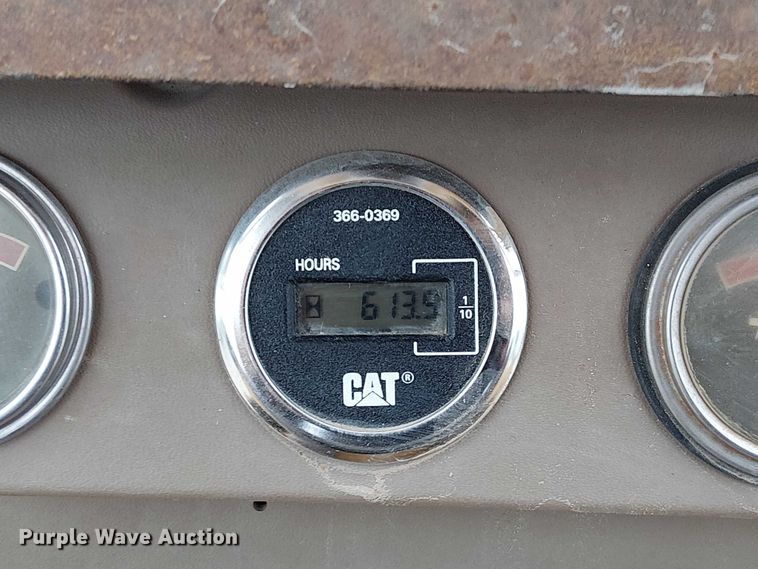 image for item DU3602 1983 Caterpillar D3B dozer