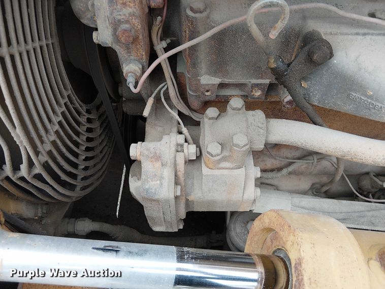 image for item DU3602 1983 Caterpillar D3B dozer