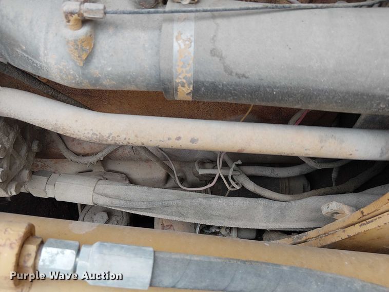 image for item DU3602 1983 Caterpillar D3B dozer