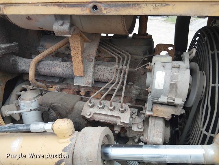 image for item DU3602 1983 Caterpillar D3B dozer