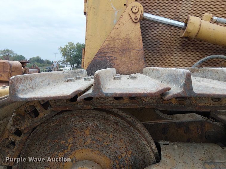 image for item DU3602 1983 Caterpillar D3B dozer