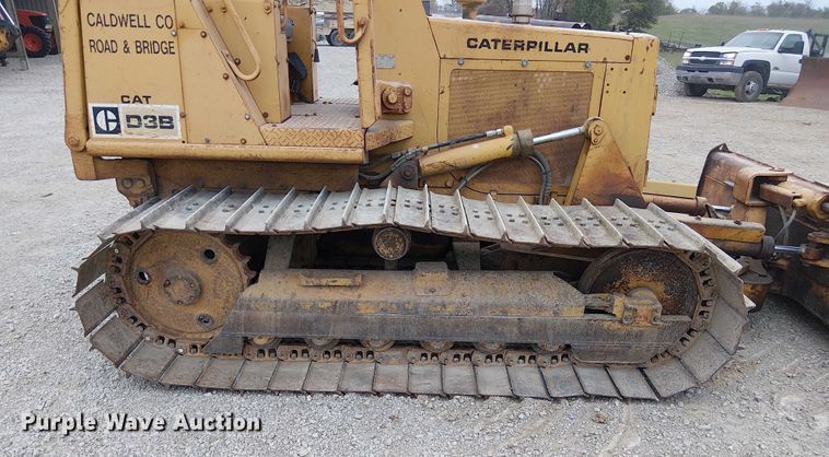 image for item DU3602 1983 Caterpillar D3B dozer