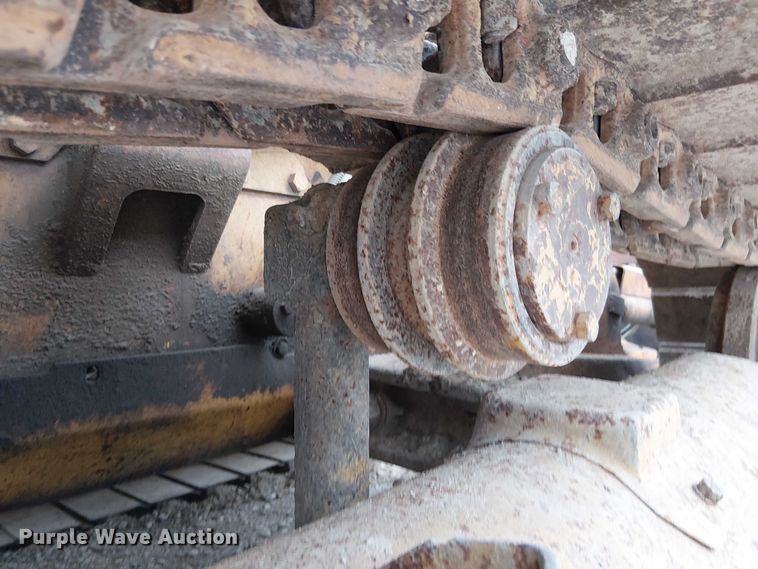 image for item DU3602 1983 Caterpillar D3B dozer