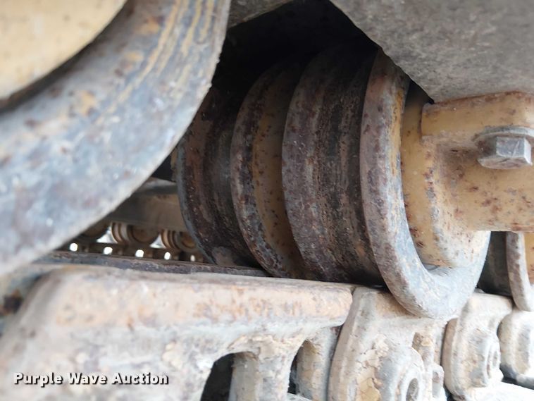 image for item DU3602 1983 Caterpillar D3B dozer