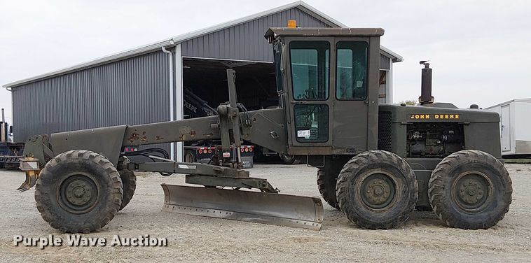 image for item DU3604 1978 John Deere 570A motor grader