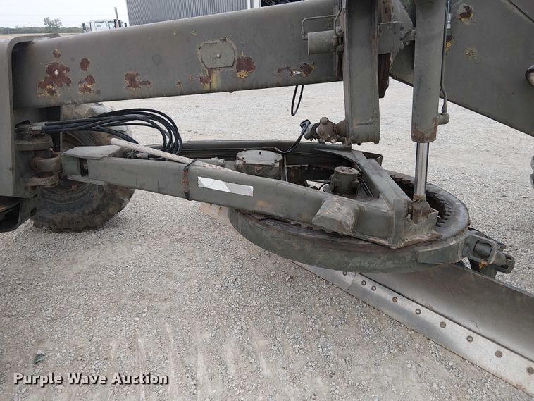 image for item DU3604 1978 John Deere 570A motor grader