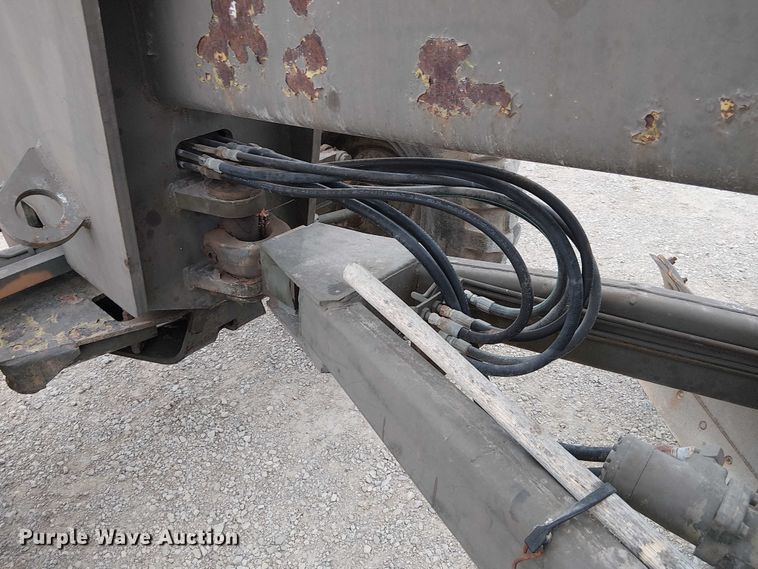 image for item DU3604 1978 John Deere 570A motor grader