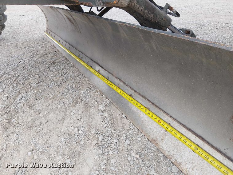 image for item DU3604 1978 John Deere 570A motor grader