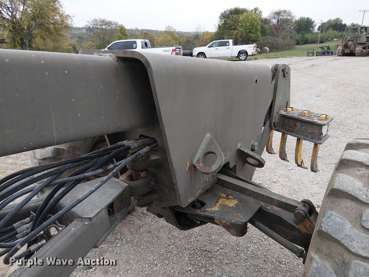 image for item DU3604 1978 John Deere 570A motor grader