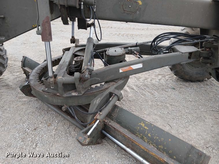 image for item DU3604 1978 John Deere 570A motor grader