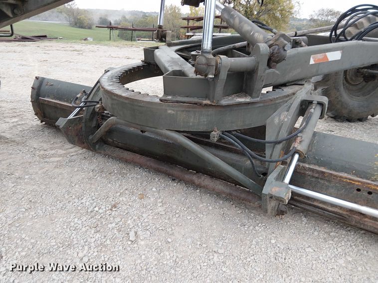 image for item DU3604 1978 John Deere 570A motor grader