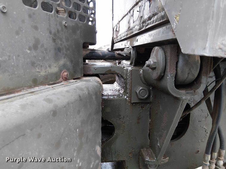 image for item DU3604 1978 John Deere 570A motor grader