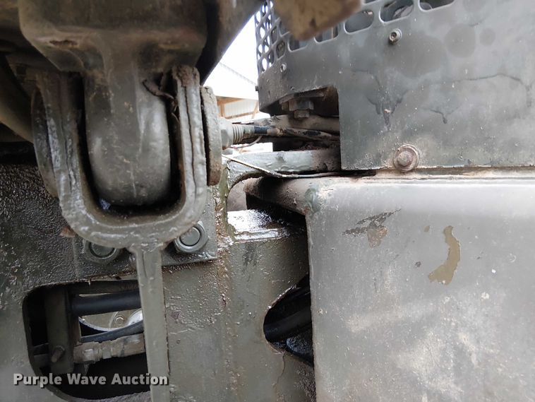 image for item DU3604 1978 John Deere 570A motor grader