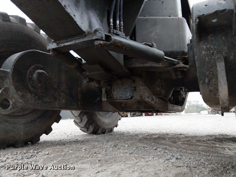 image for item DU3604 1978 John Deere 570A motor grader