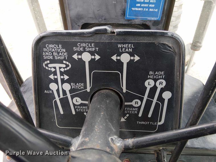 image for item DU3604 1978 John Deere 570A motor grader