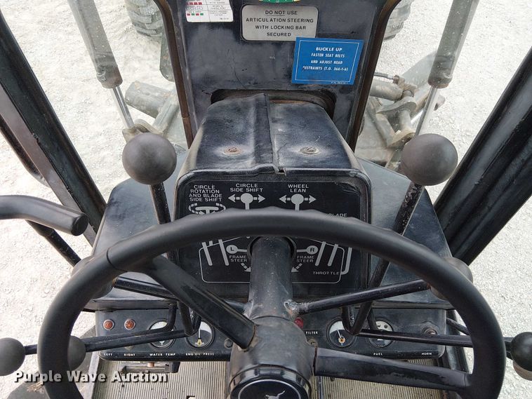 image for item DU3604 1978 John Deere 570A motor grader