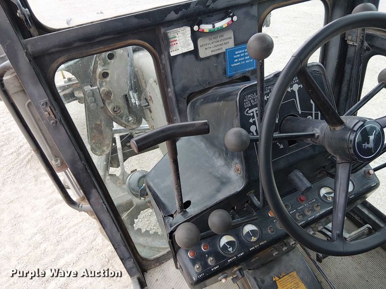 image for item DU3604 1978 John Deere 570A motor grader