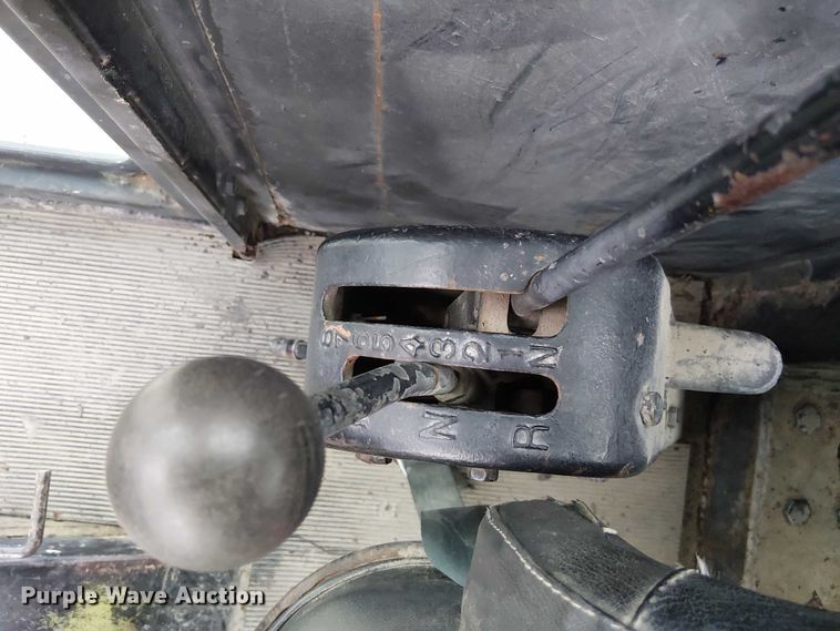 image for item DU3604 1978 John Deere 570A motor grader