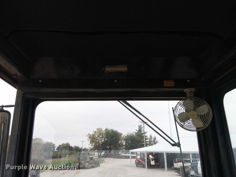 image for item DU3604 1978 John Deere 570A motor grader