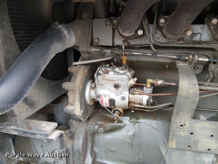 image for item DU3604 1978 John Deere 570A motor grader